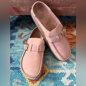 BIRKENSTOCK Buckley Pink Leather 40 (9). Barely worn, excellent condition!